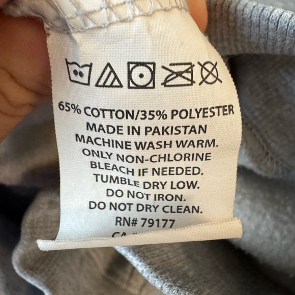 Hard Rock Cafe Gray Crew Neck Sweater - Picture 4 of 4